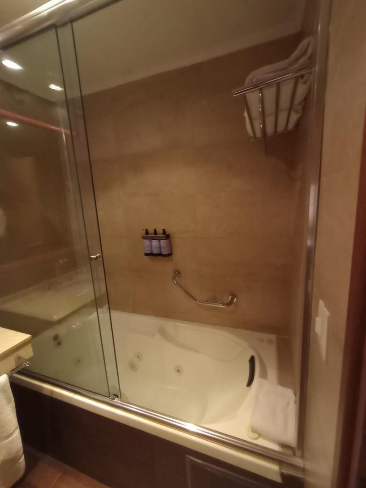 Hotel Plaza Colón Екстериор снимка