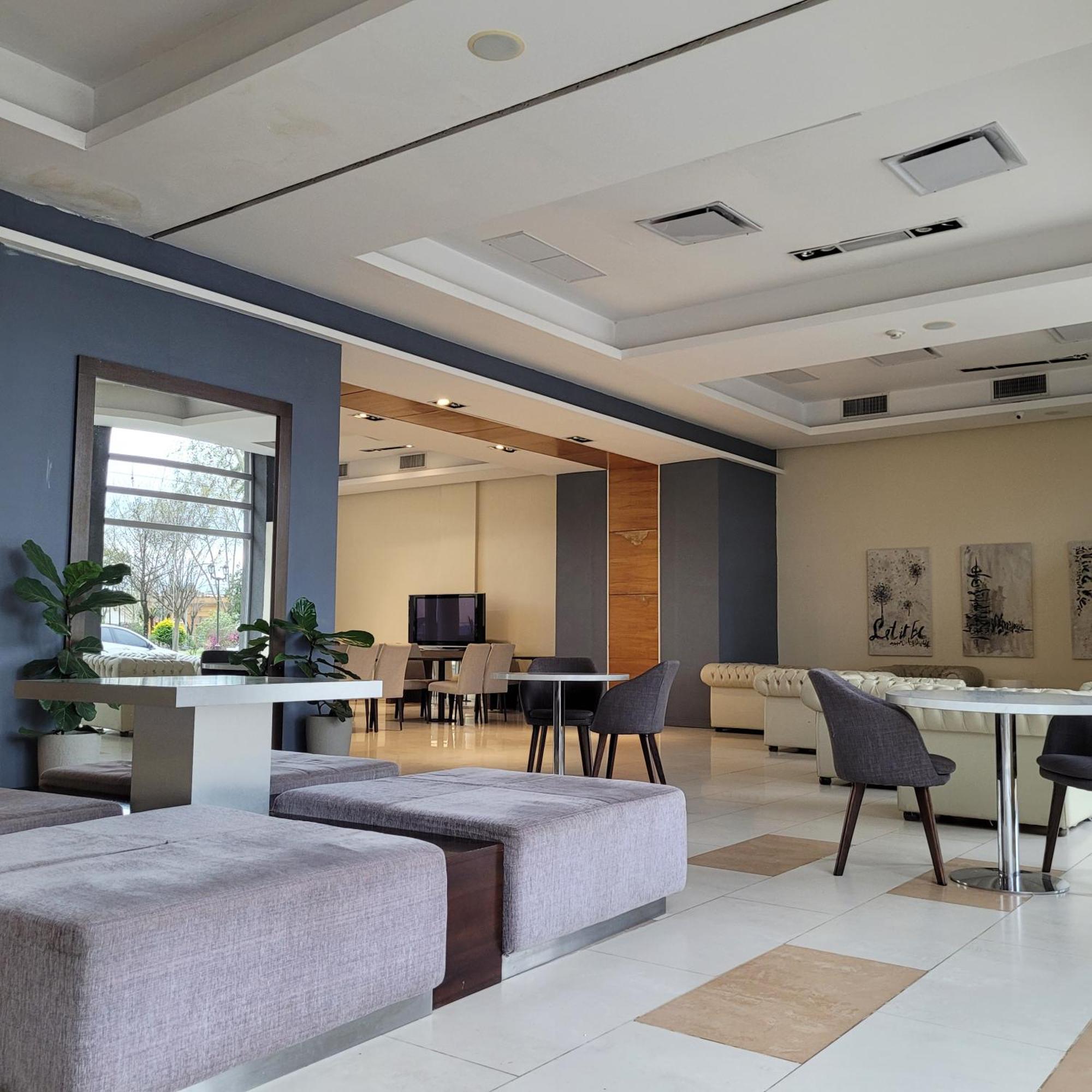 Hotel Plaza Colón Екстериор снимка