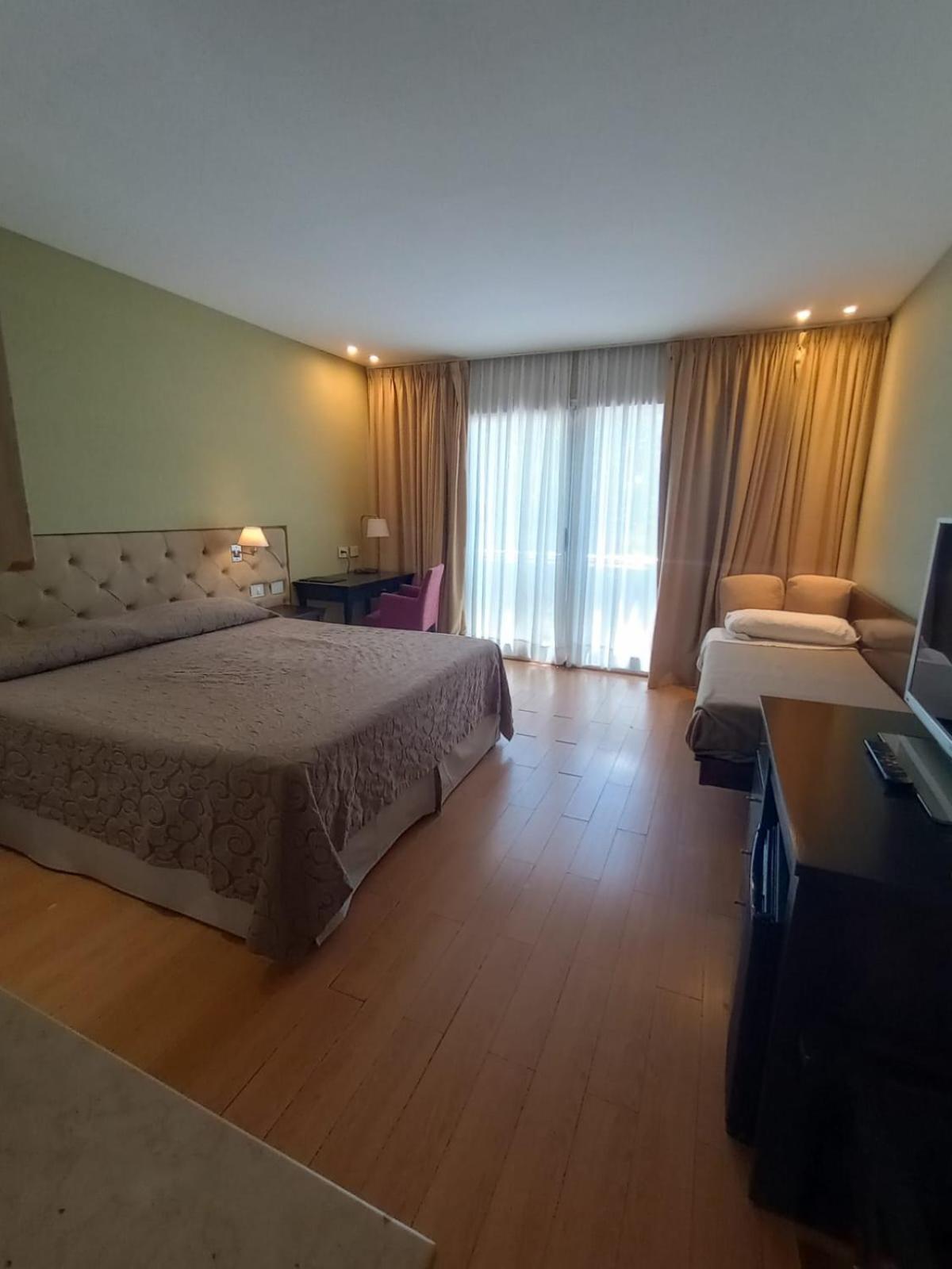 Hotel Plaza Colón Стая снимка
