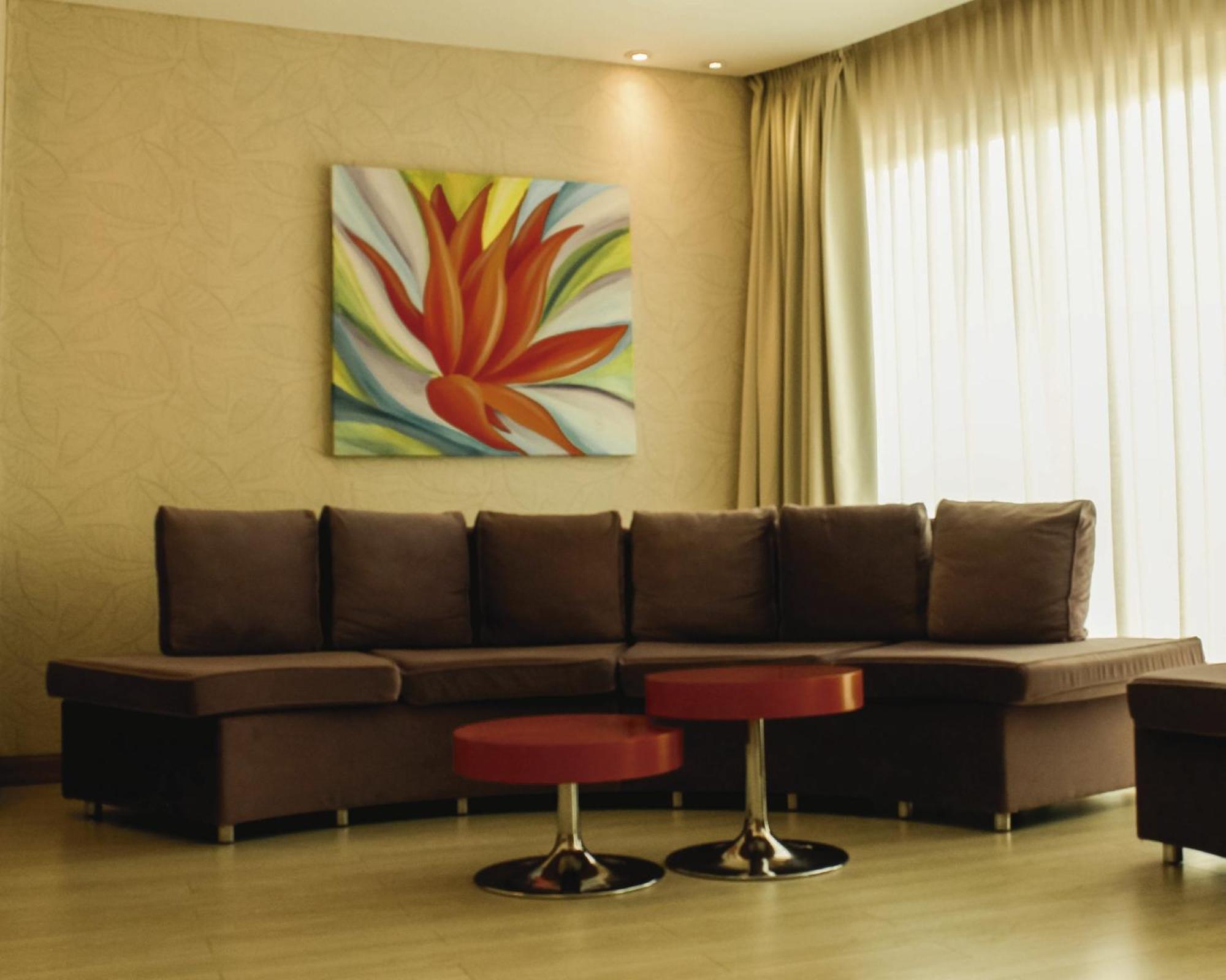 Hotel Plaza Colón Екстериор снимка
